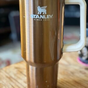Stanley Adventure Quencher Gold 40oz Used